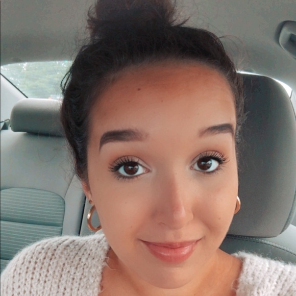 Meet your Posher, Mercedes - Picture 3 of 4